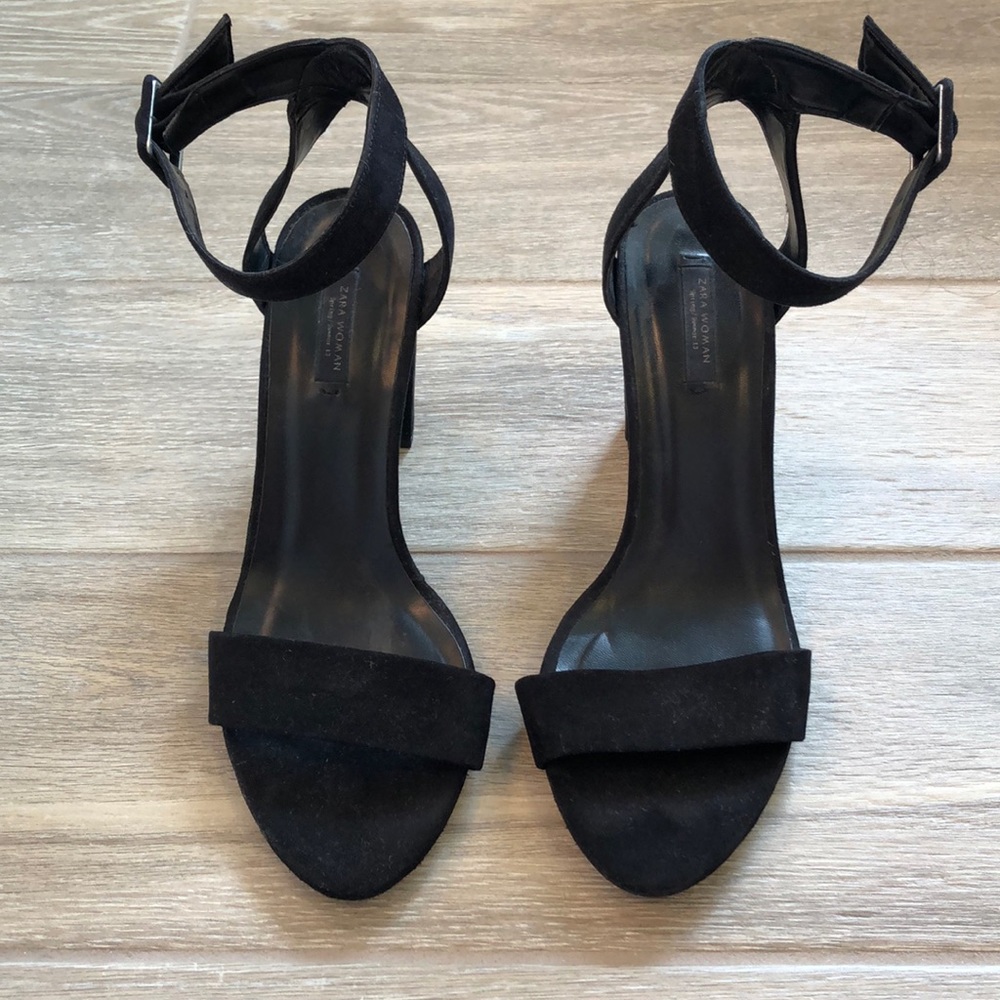✨Zara heeled sandals✨